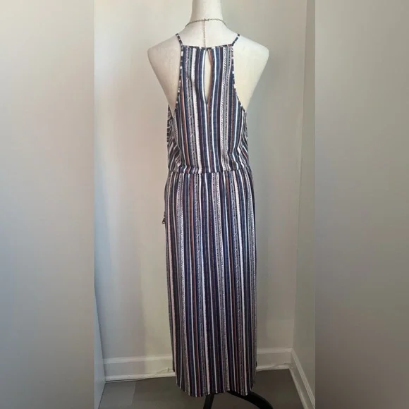 BCBGeneration Striped Maxi Dress With Pockets - Picture 3 of 10